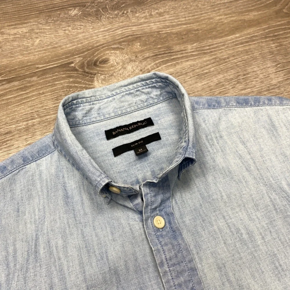 Banana Republic Button Down Shirt Mens M Blue Slim Fit Chambray Denim Fade